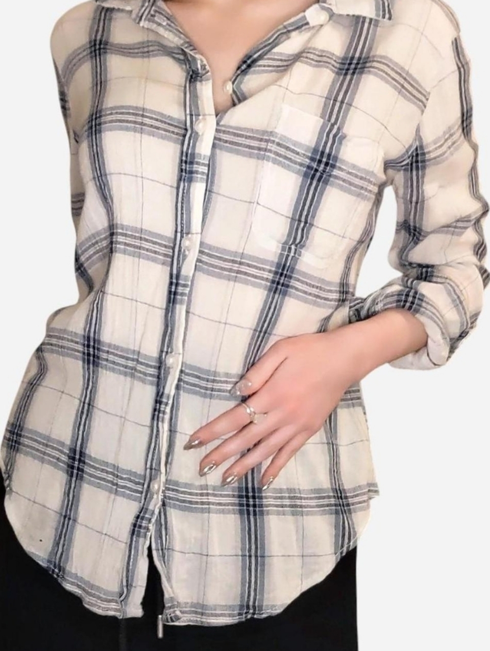 American Eagle Outfitters Cream and Blue Plaid Button-Down Shirt